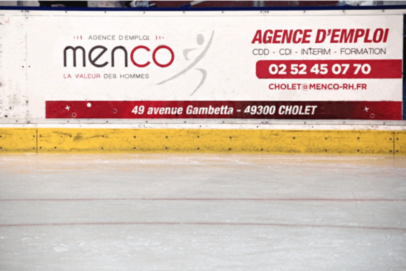 Bannière Menco à la patinoire de Cholet